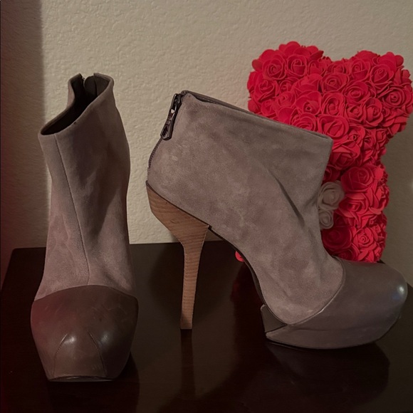 BCBGMaxAzria Shoes - BCBGMaxAzria Leather & Suede Stiletto
Ankle Boots Size